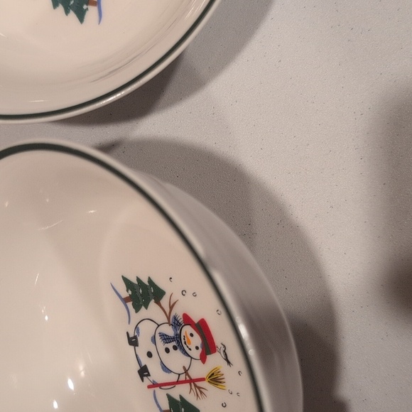 Pfaltzgraff Snow Village bowls - Picture 4 of 5